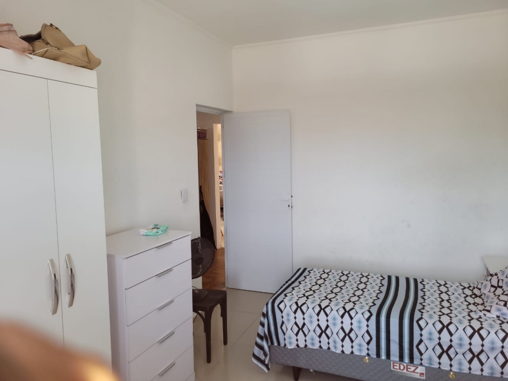 VENDO CASA COM PISCINA NO CENT